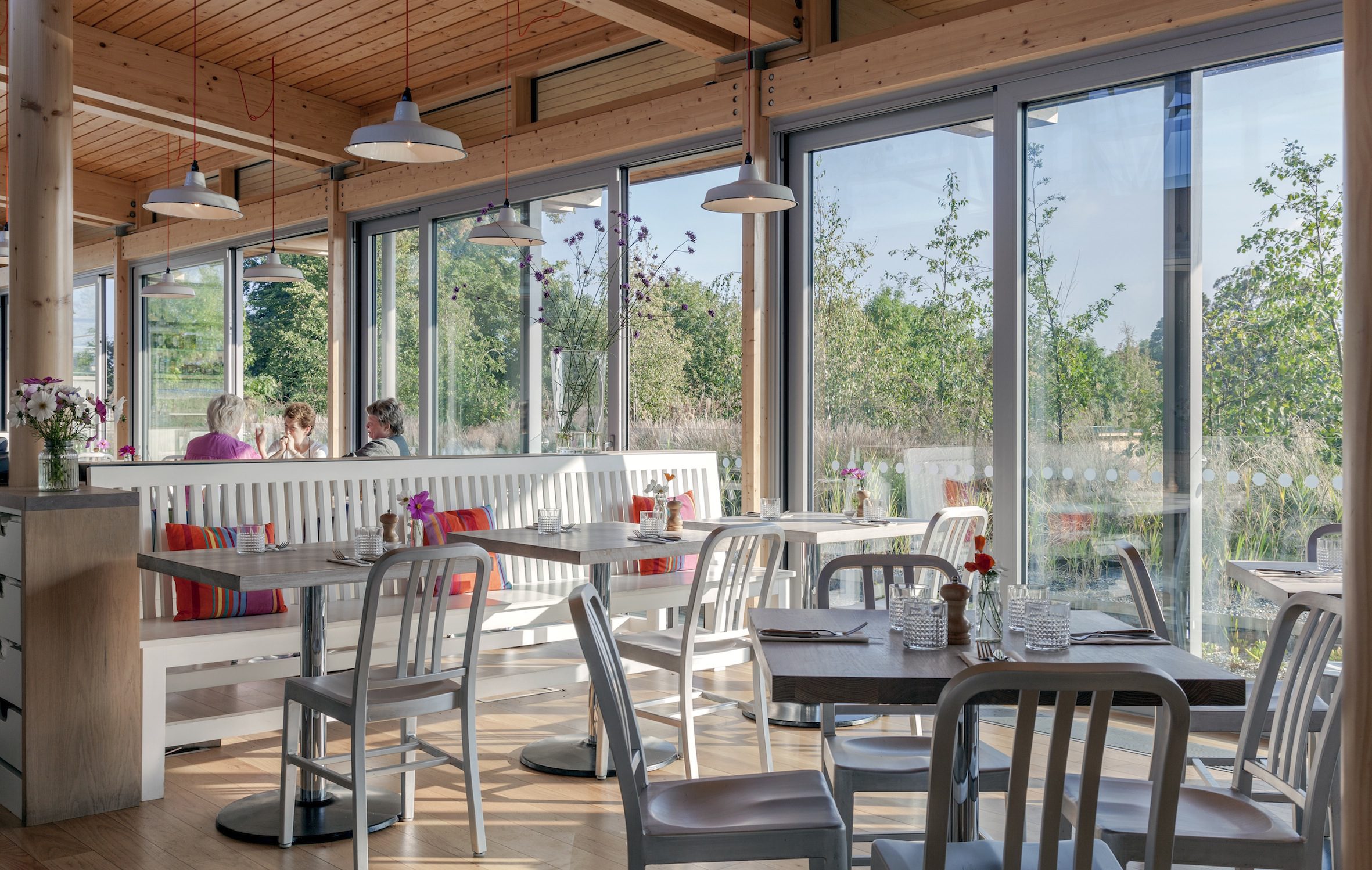 Overends Café, Airfield